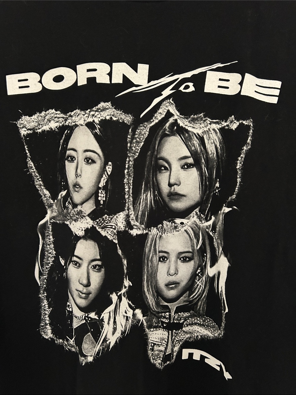 Official ITZY Born to Be Tour Tee SZ: XXL